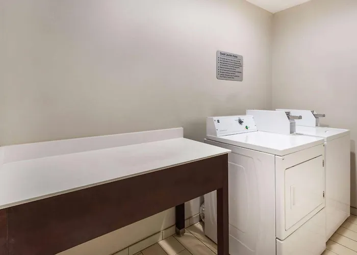 La Quinta By Wyndham Hotel Rockford