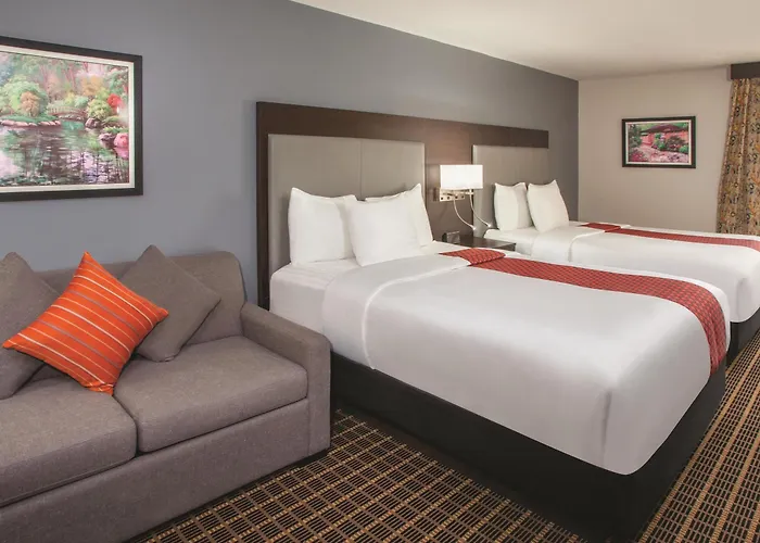 La Quinta By Wyndham Hotel Rockford